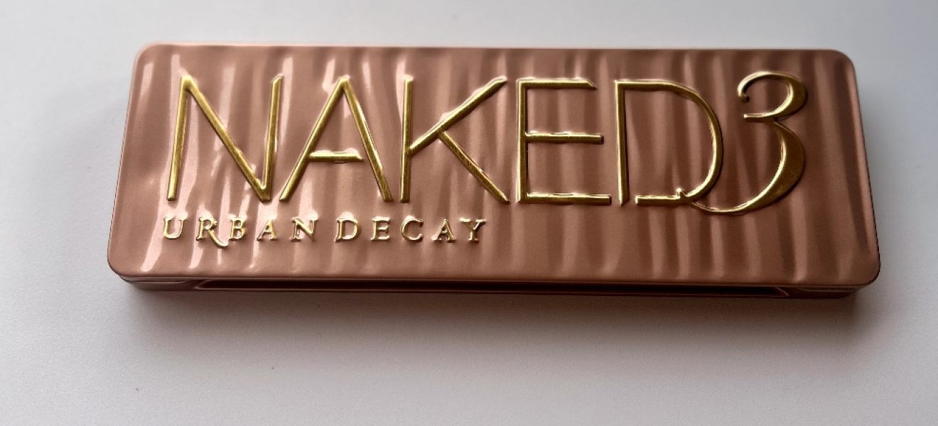 picture of Urban Decay Naked 3 Eyeshadow palette