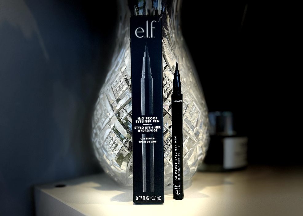 picture of Elf H2o proof eyeliner pen