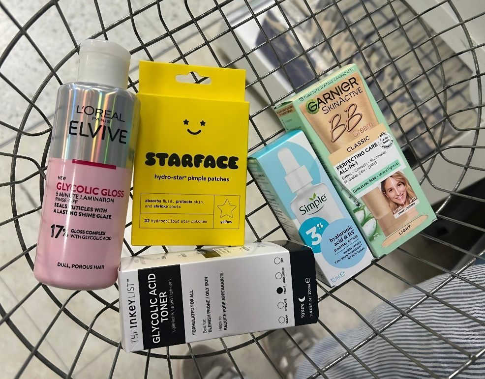 picture of a teen beauty haul from Boots